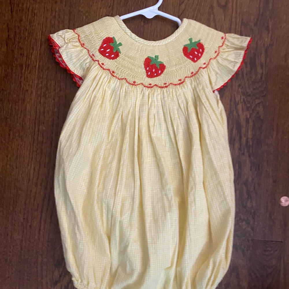 Classic whimsy size 4 🍓bubble